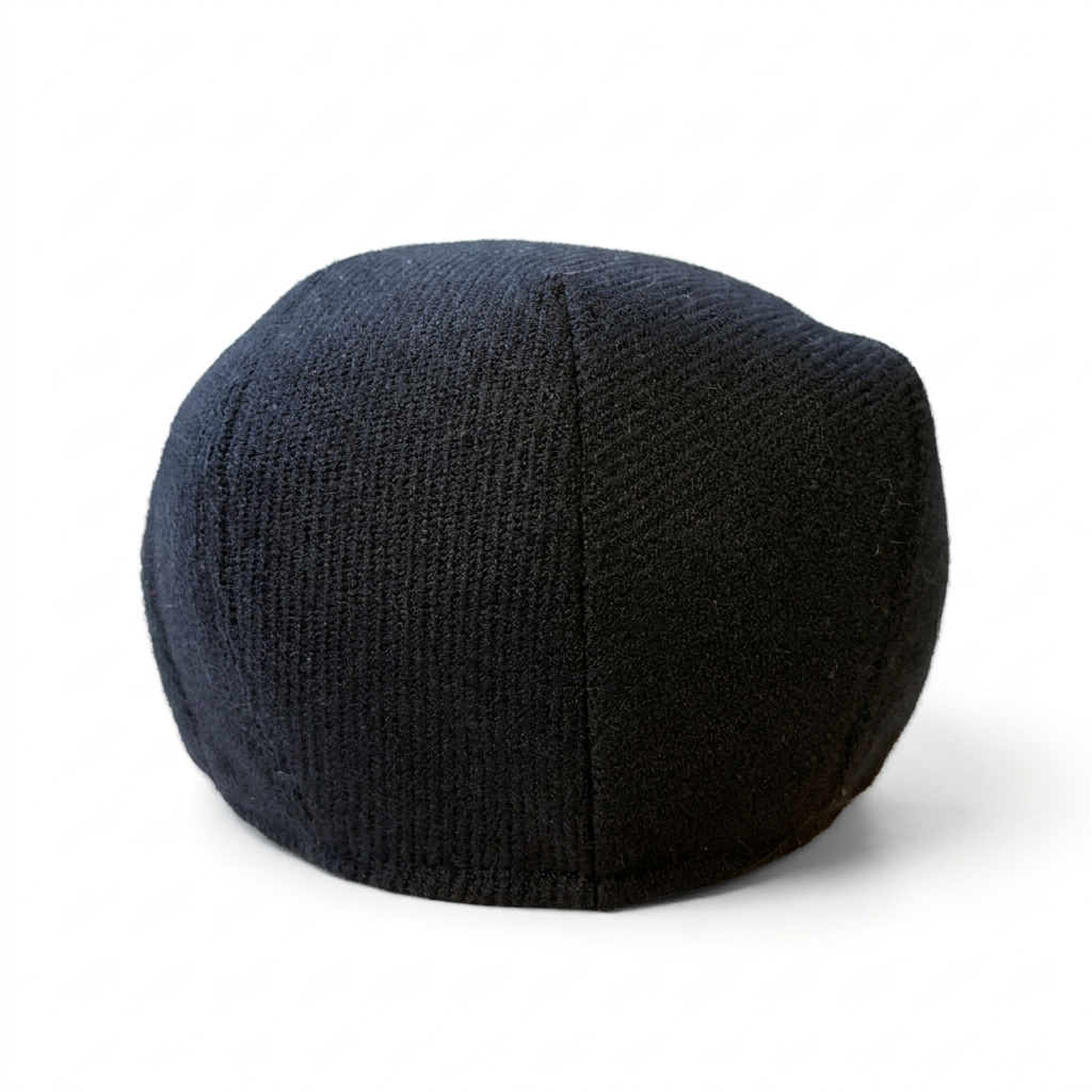 Rückansicht der schwarzen Flatcap
