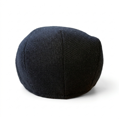 Rückansicht der schwarzen Flatcap