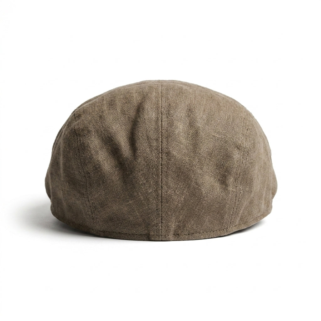 Rückansicht der olivgrünen Flatcap aus Leinen