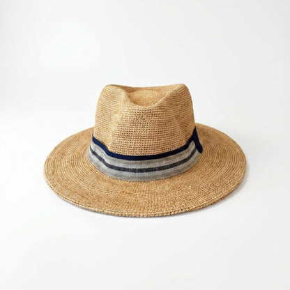 Vorderansicht Traveller Sommerhut Natur mit Band in Navy