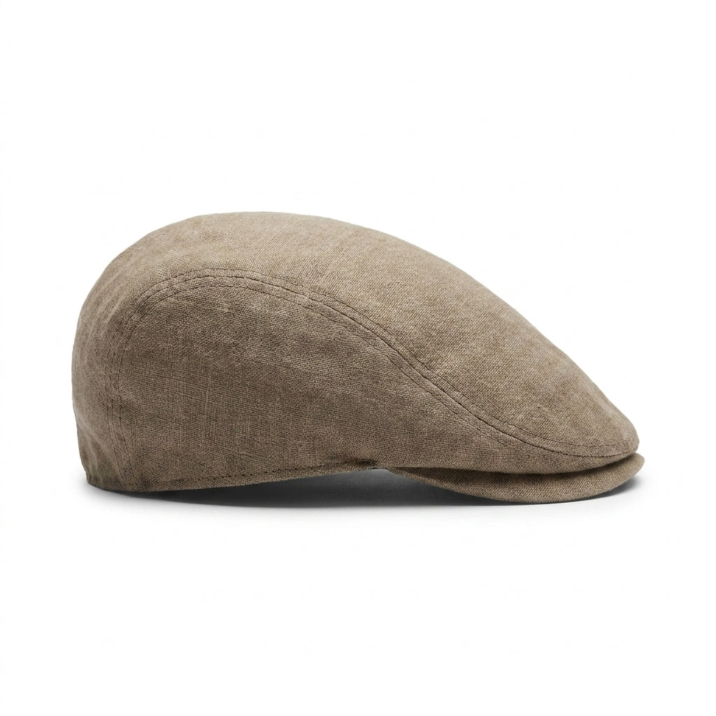 Linke Seitenansicht der olivgrünen Flatcap aus Leinen