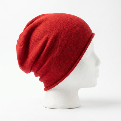 Beanie in Rot linke Seitenansicht
