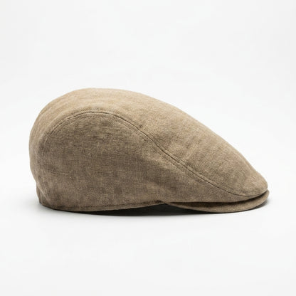 Rechte Seitenansicht der olivgrünen Flatcap aus Leinen